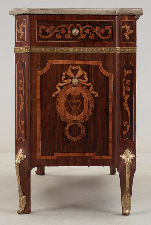 A Gustvian late 18th century commode by N. Korp, not signed.