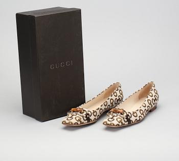 SKOR, Gucci.