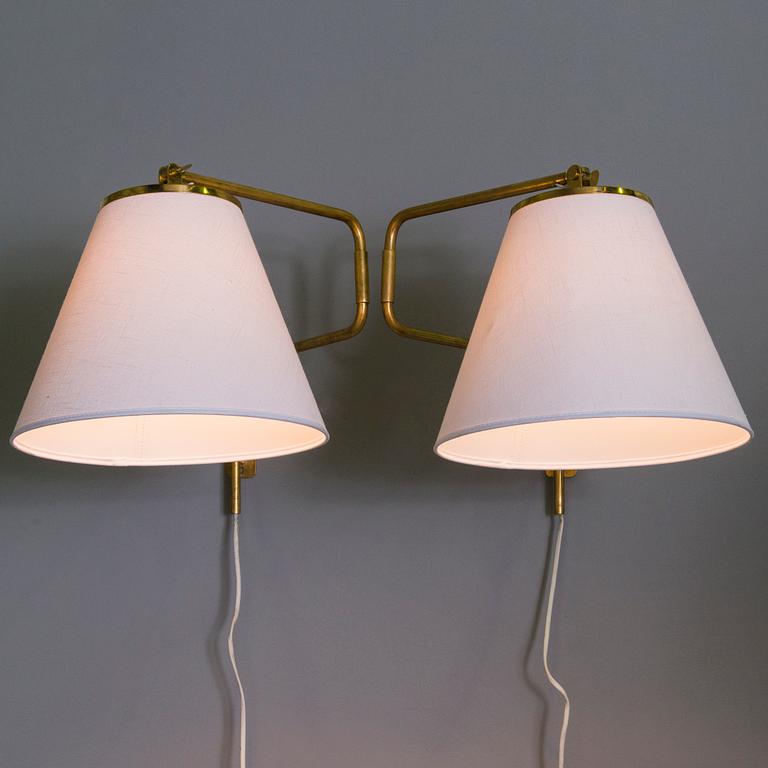 Paavo Tynell, PAAVO TYNELL, A pair of mid 20th century '9414' wall lights for Taito Finland.