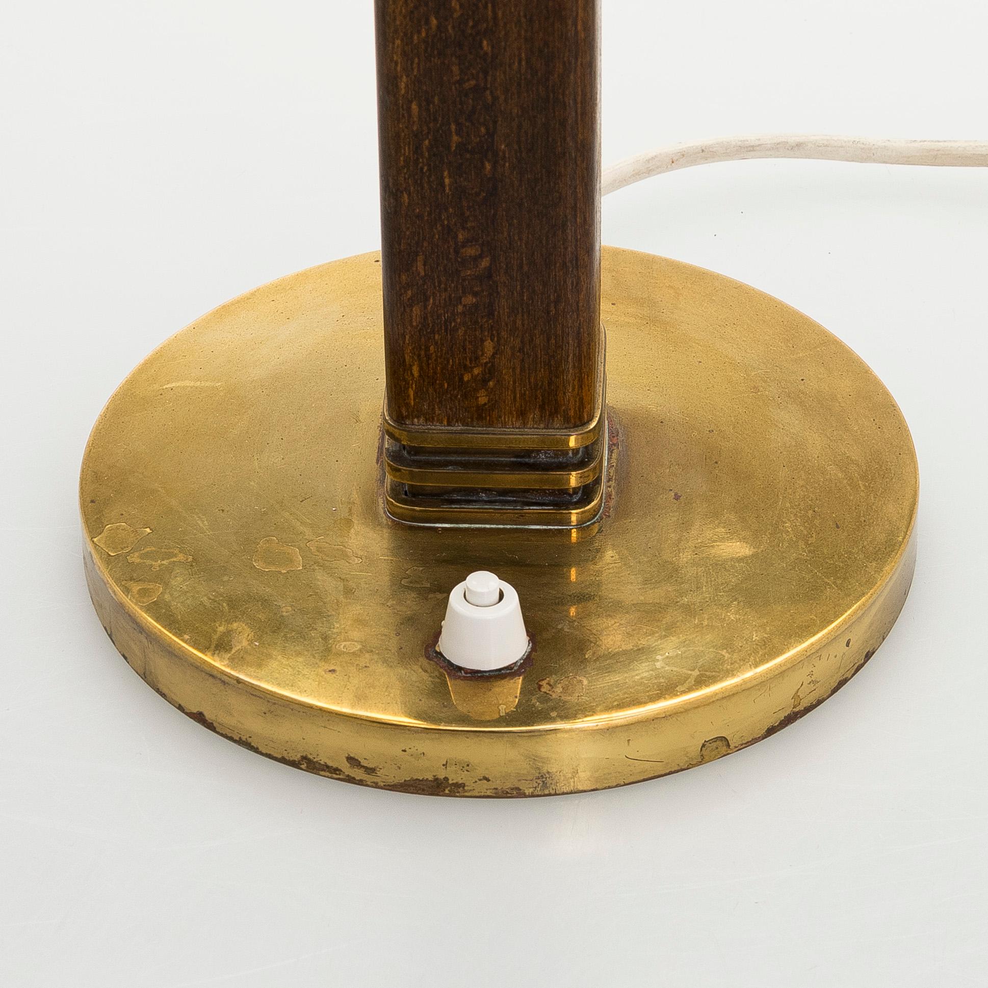 Paavo Tynell, bordslampa, modell 5066, Taito Oy, 1900-talets mitt.