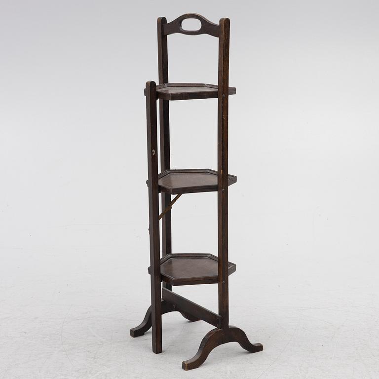 Etagere, England., 1900-tal.