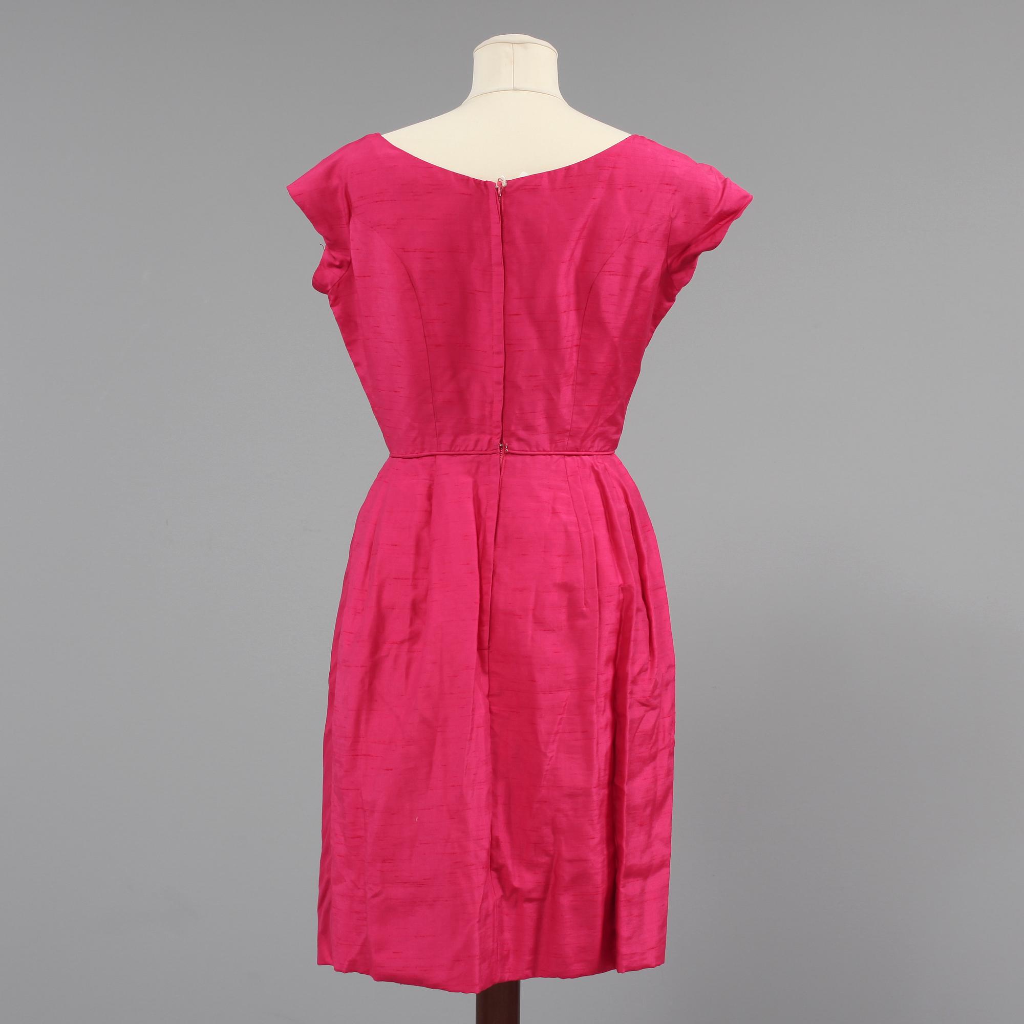 KLÄNNING, Blanes, London, 1900-tal.