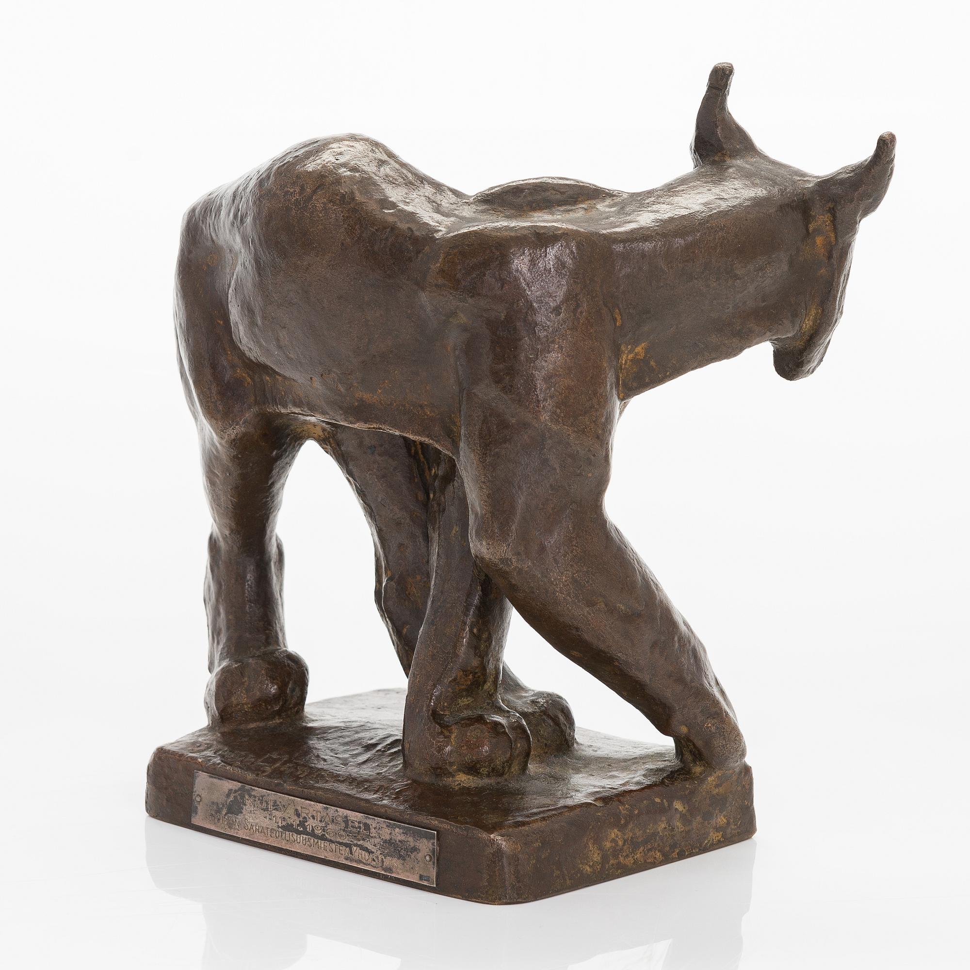 Jussi Mäntynen, 'Lynx sensing danger'.