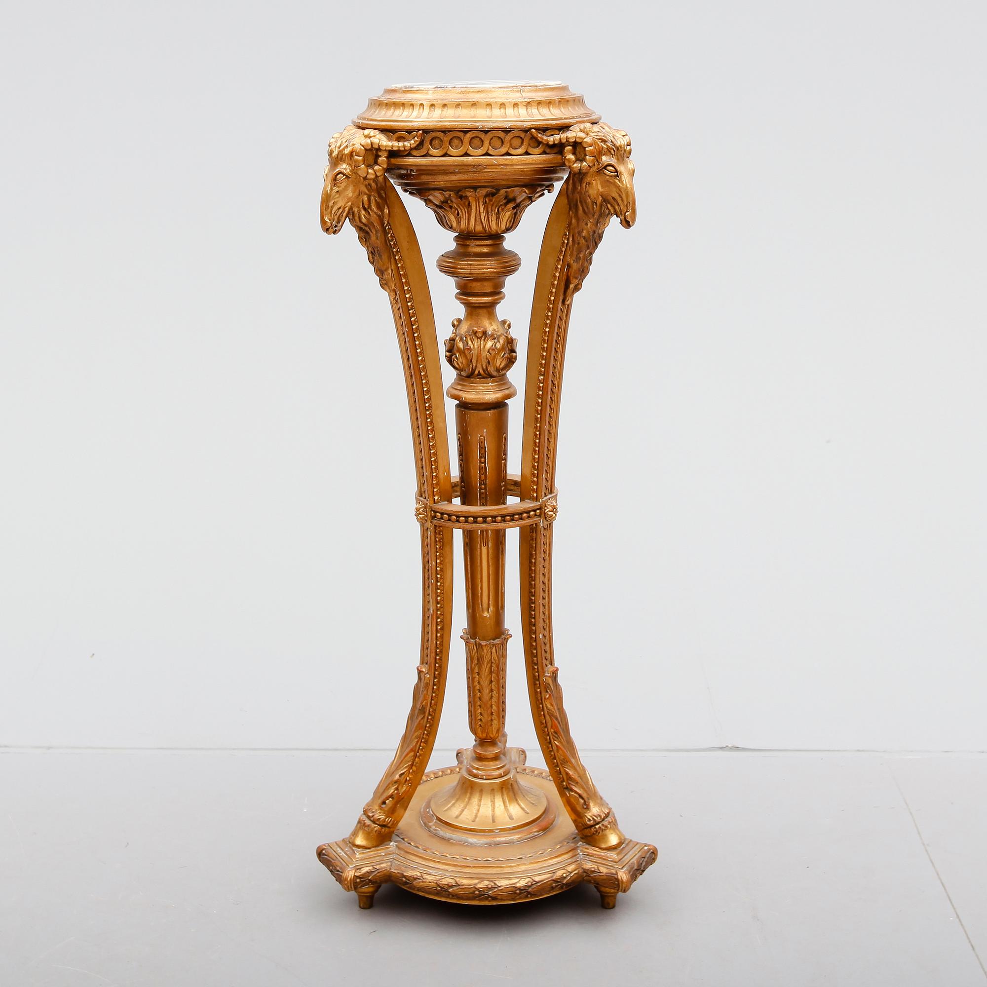 PIEDESTAL, empirestil, omkring 1900.