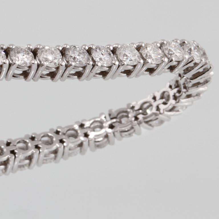 Diamantgradering, A diamond, 6.65 cts in total, bracelet.