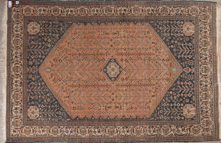 MATTA, orientalisk. Ca 296x200 cm.