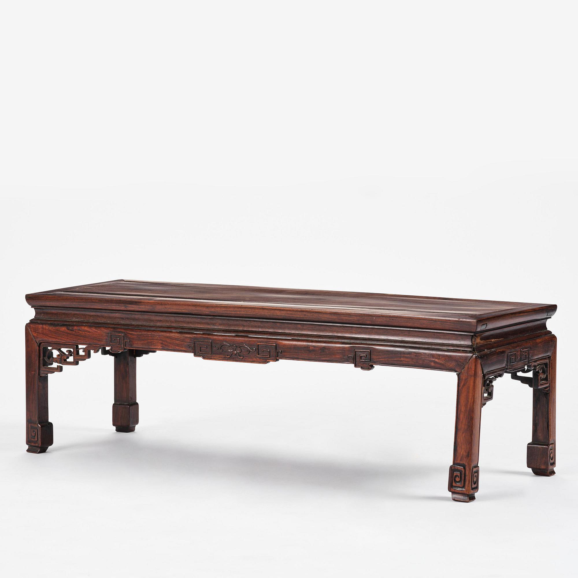 Bord, hardwood. Qingdynastin, 1800-tal.