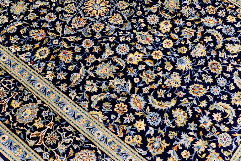 A carpet, Keshan, 291 x 190 cm.