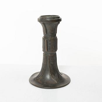 An archaistic bronze vase, Gu, Qing dynasty (1644-1912).