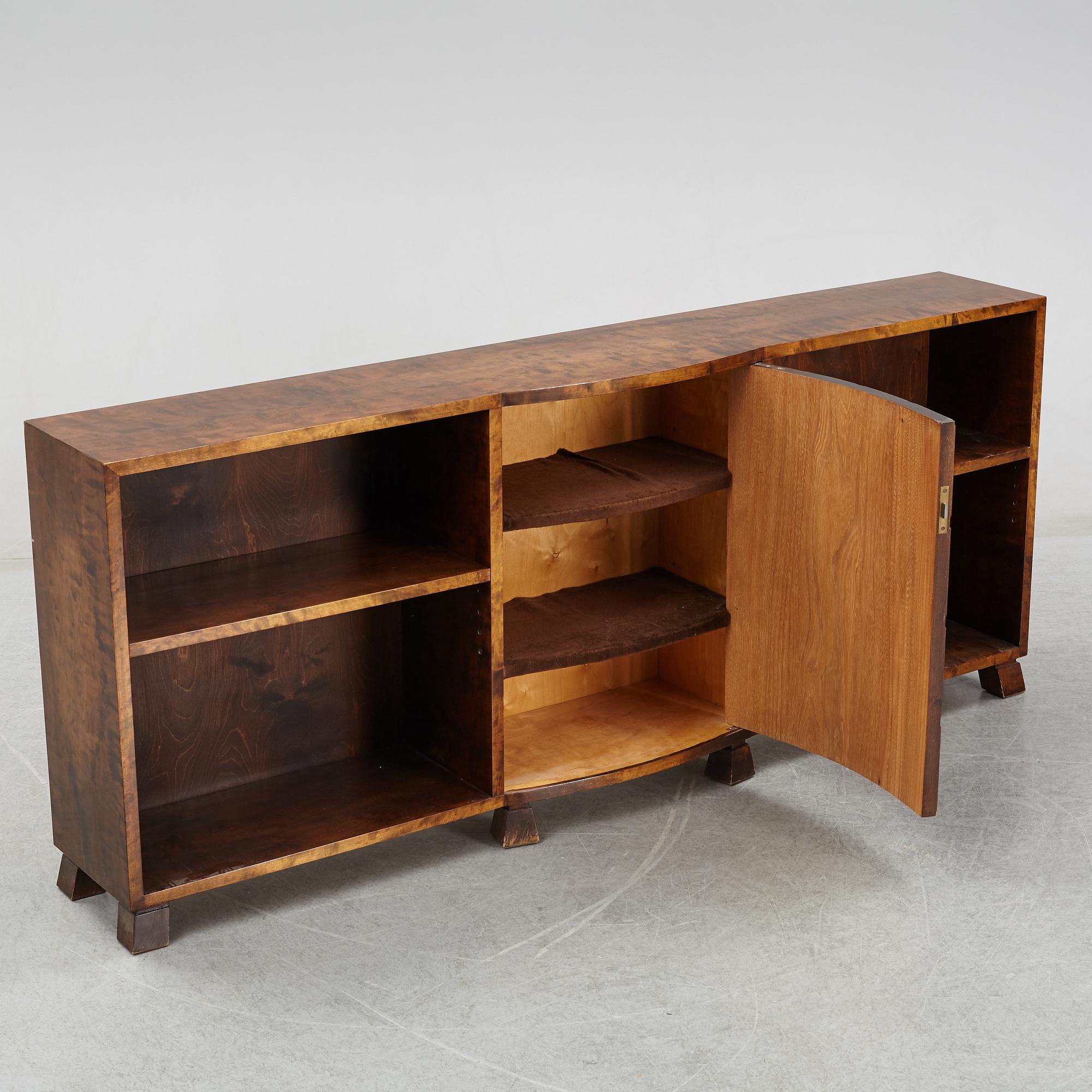 Bokhylla med skåp, 1940-tal.