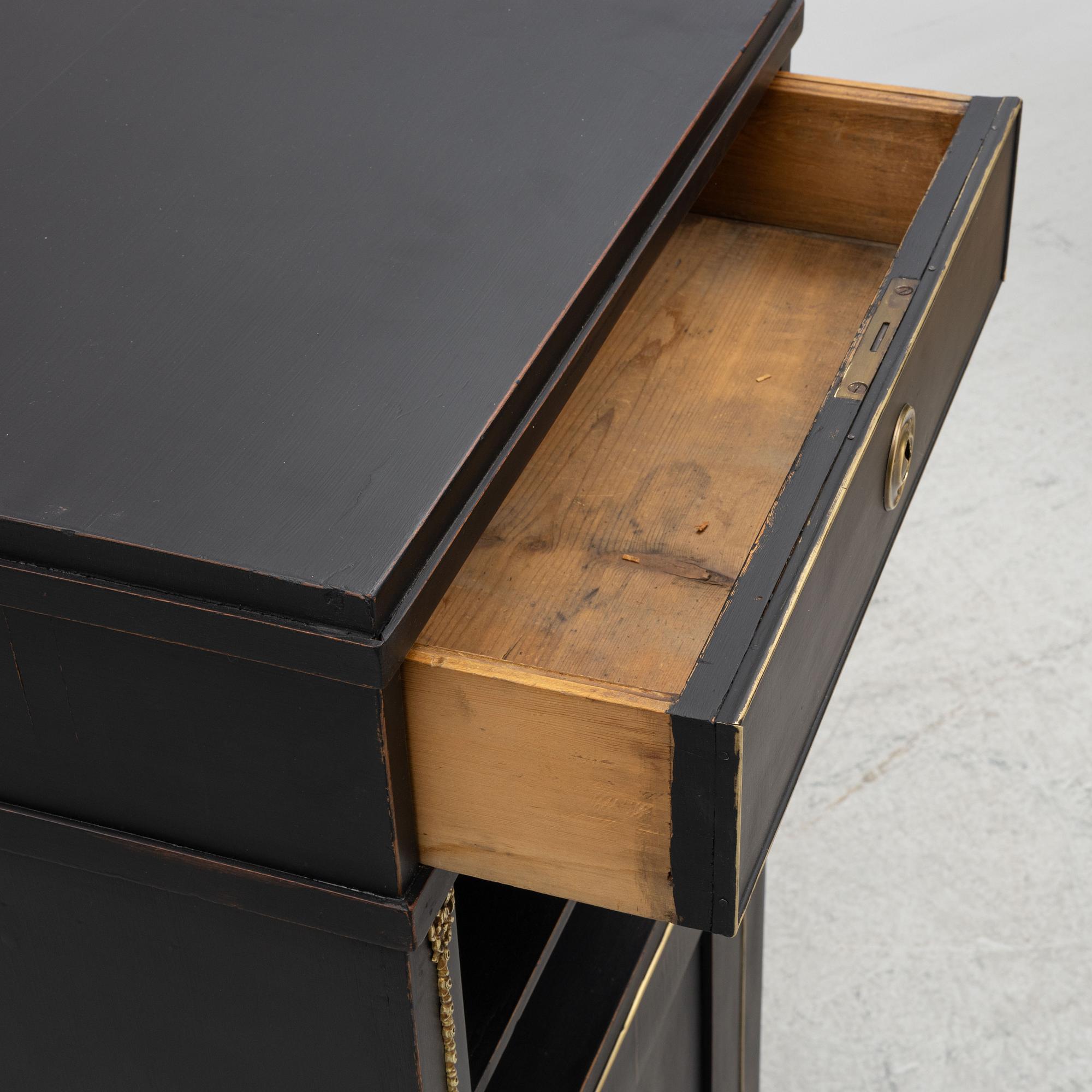 Cabinet, late 19th century.