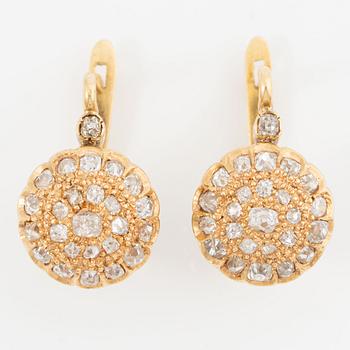 Earrings, 18K gold with old-cut diamonds.