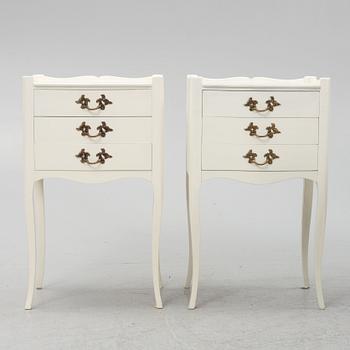 Sängbord, ett par, rokokostil, 1900-talets mitt.