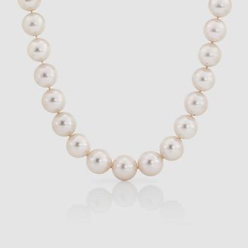 1410. A South Sea pearl and diamond necklace, 14-16.8 mm.