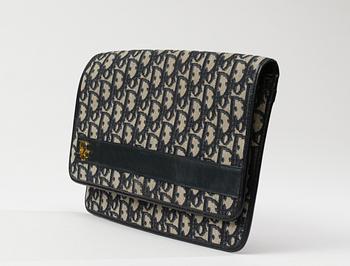 165. A Christian Dior clutch bag.