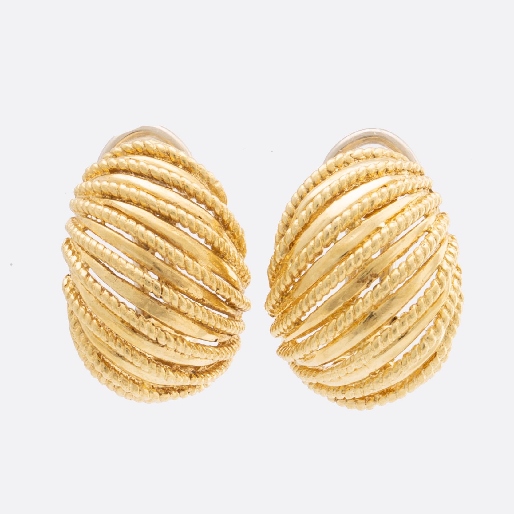 EARRINGS 18K gold, clip mechanism, 15,5 g.
