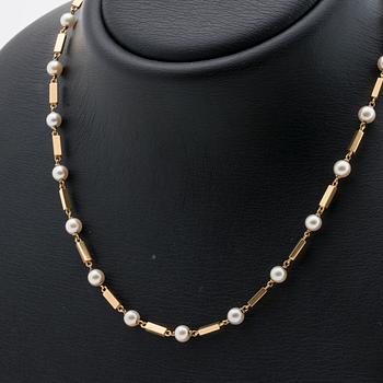 NECKLACE and BRACELET 18K gold w cutlured pearls approx 4 -5 mm.