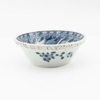 A Chinese blue and white porcelain bowl, Qing dynasty, 18th century.