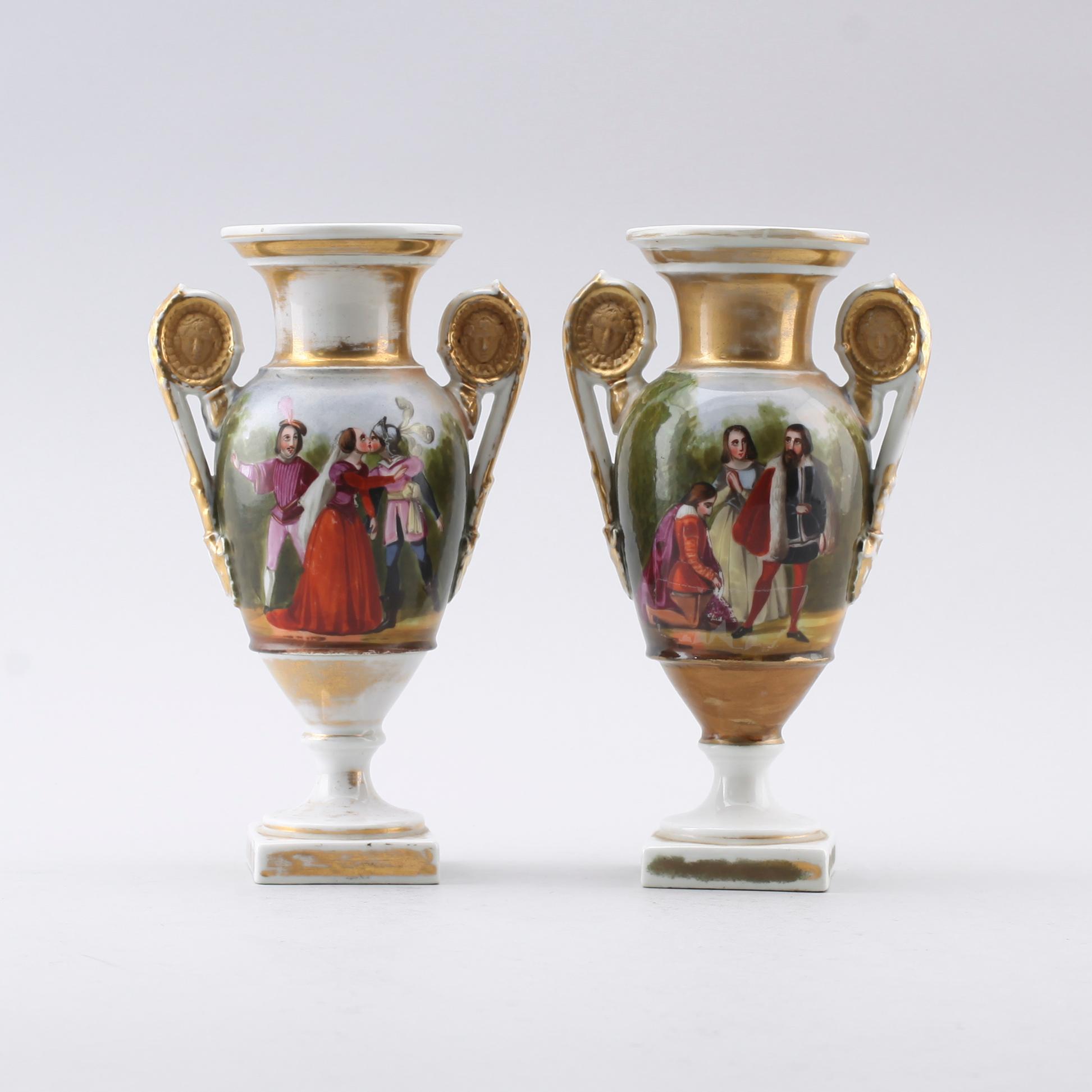 VASER, 1 par, porslin, empire, 1800-talets första hälft.