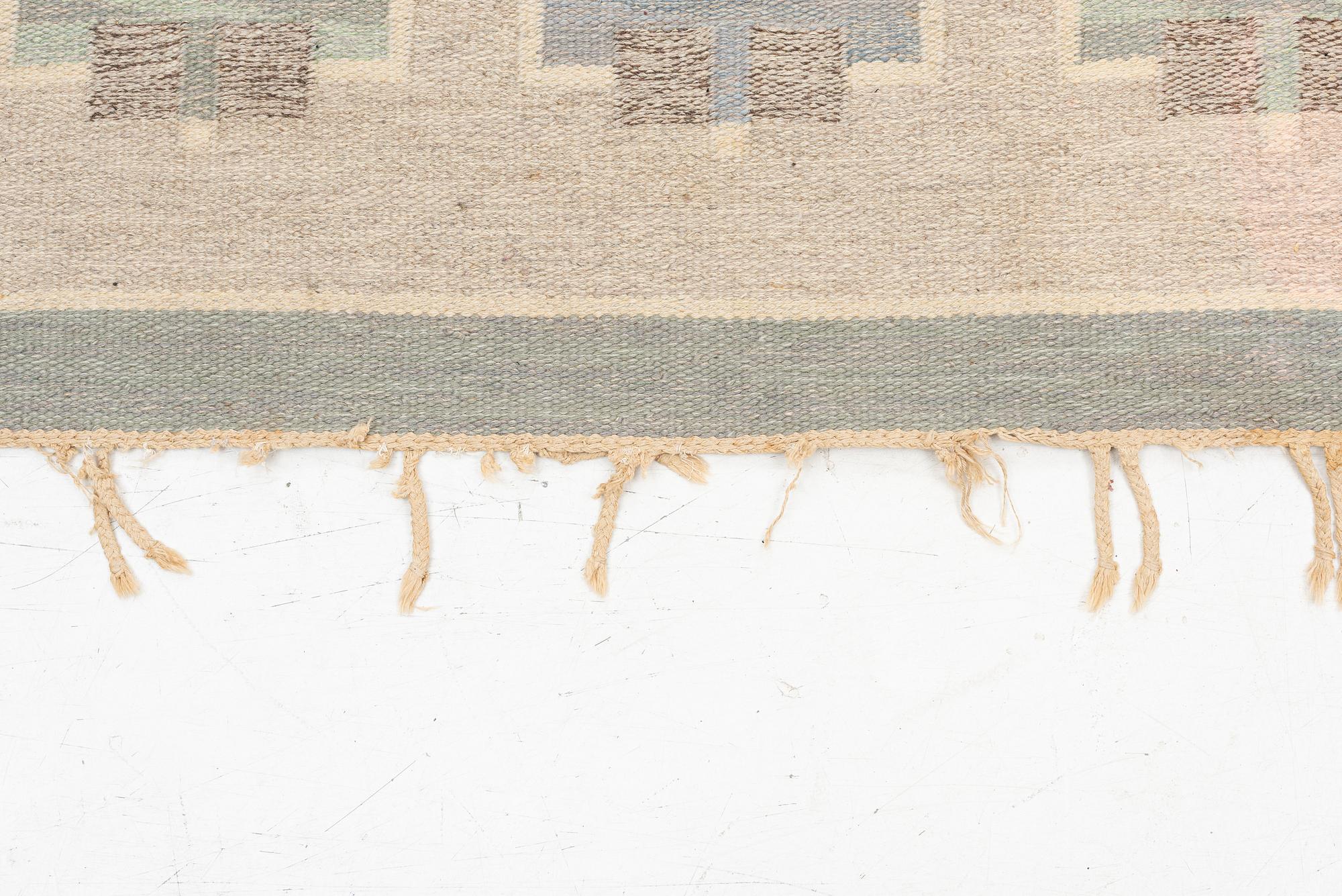 Rug, flat weave, Maj Svanström, Klockaregården, approx. 242 x 180 cm.