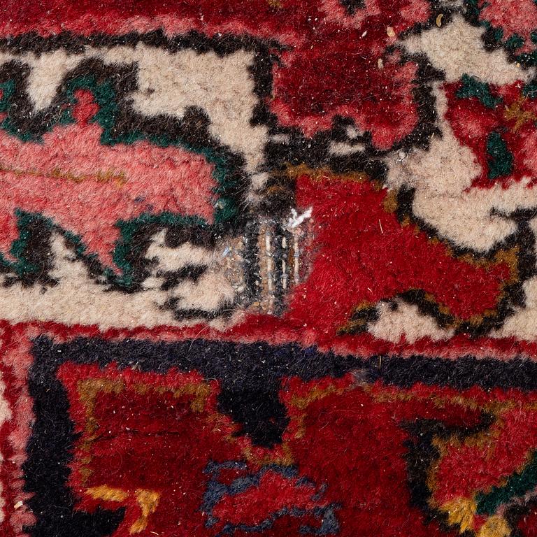 Rug, Heris, approx. 345 x 238 cm.