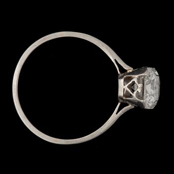 An Assher-cut diamond, 1.75 cts, ring. Quality circa H/SI.