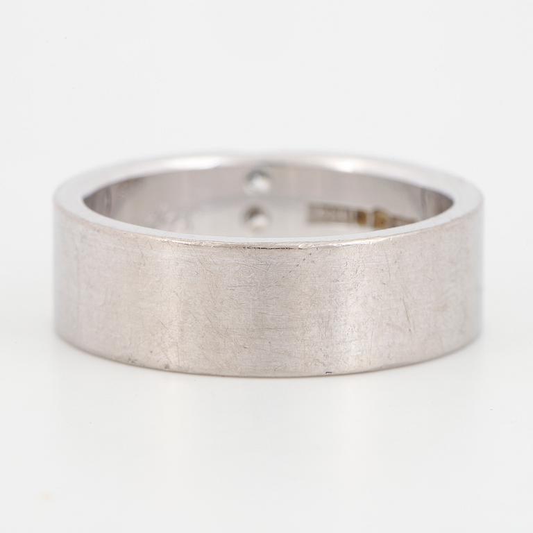Modified brilliant-cut diamond ring.