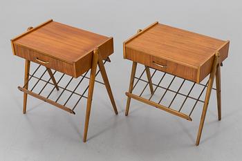 A PAIR OF 1950'S BEDSIDE TABLES.