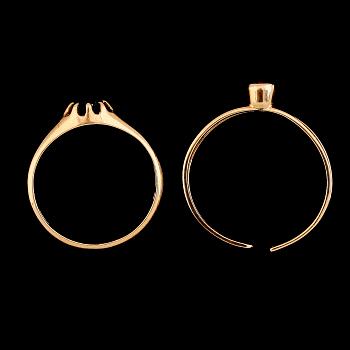 RINGAR, 2 st, 18K guld, med röd och blå sten. Vikt ca 3 g.
