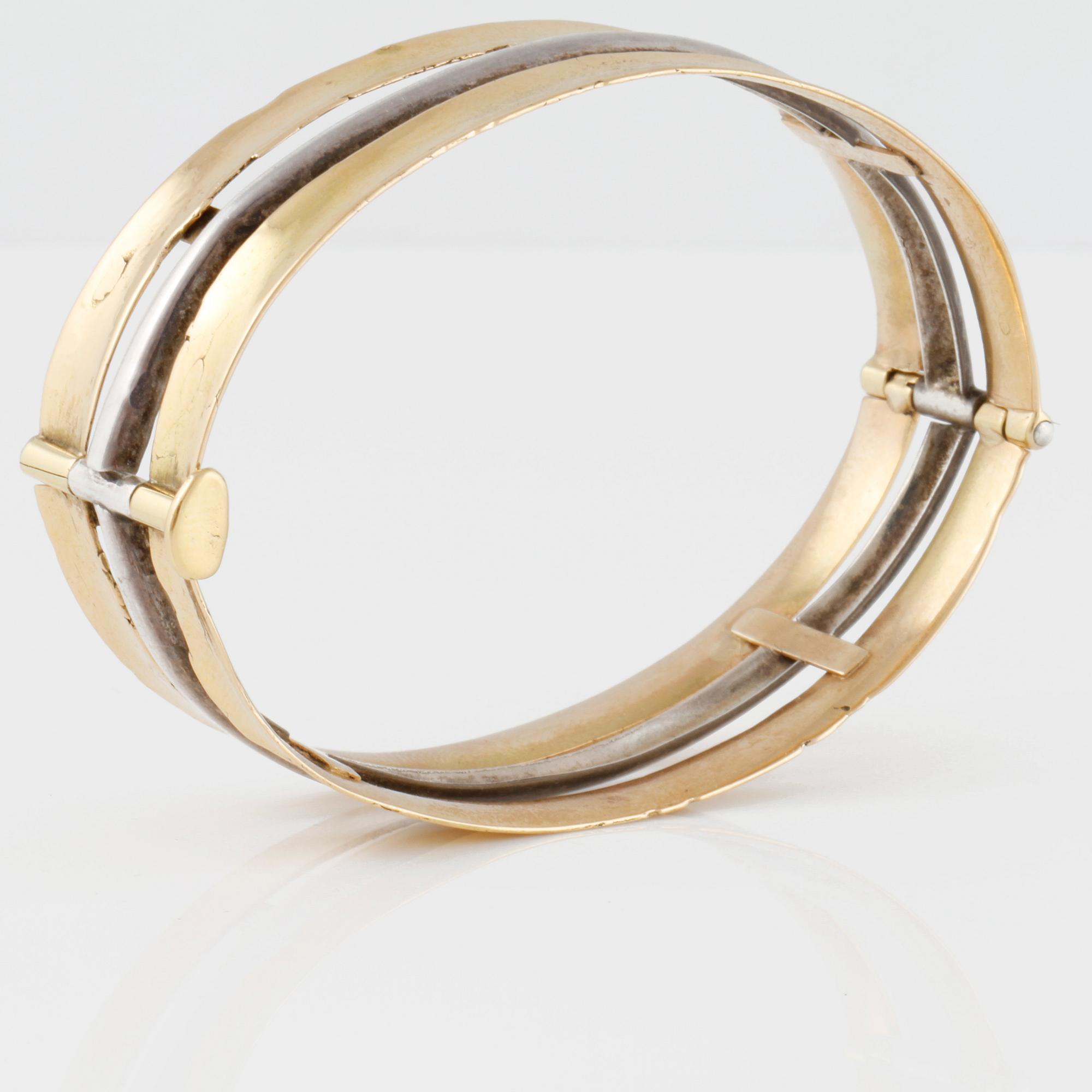 ARMRING.