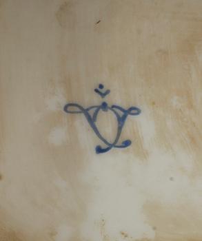 URNOR, ett par, porslin, empirestil, Sevres-liknande märke, 18/1900-tal.