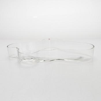 Alvar Aalto, a glass bowl, signed Alvar Aalto 844/1990, Iittala, Finland.