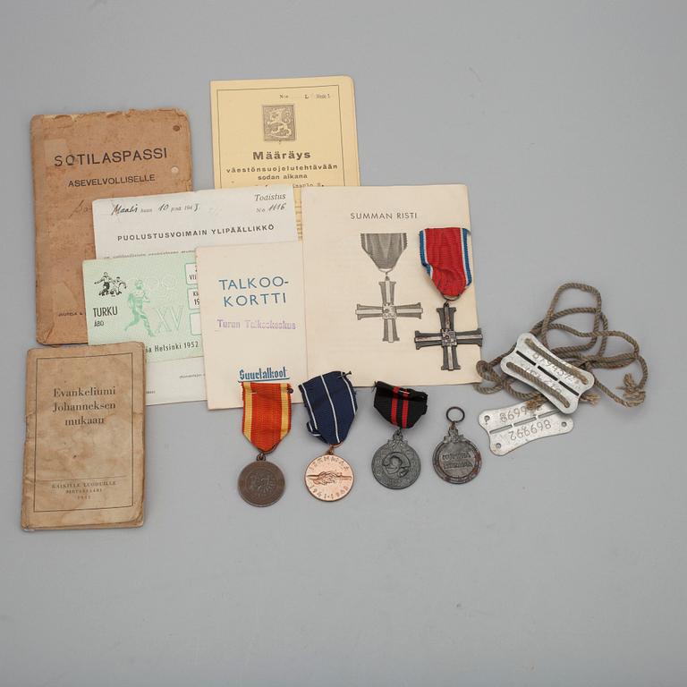 PARTI MEDALJER, 4 st, samt MILITARIA, Finland 1940-tal.