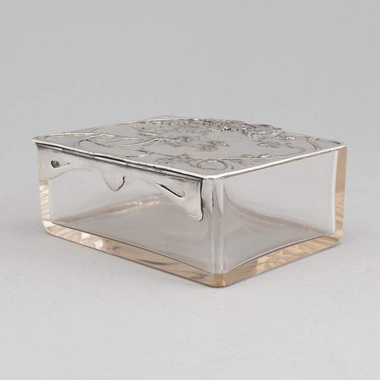 A silver plate Art Nouveau box, early 20th Century.