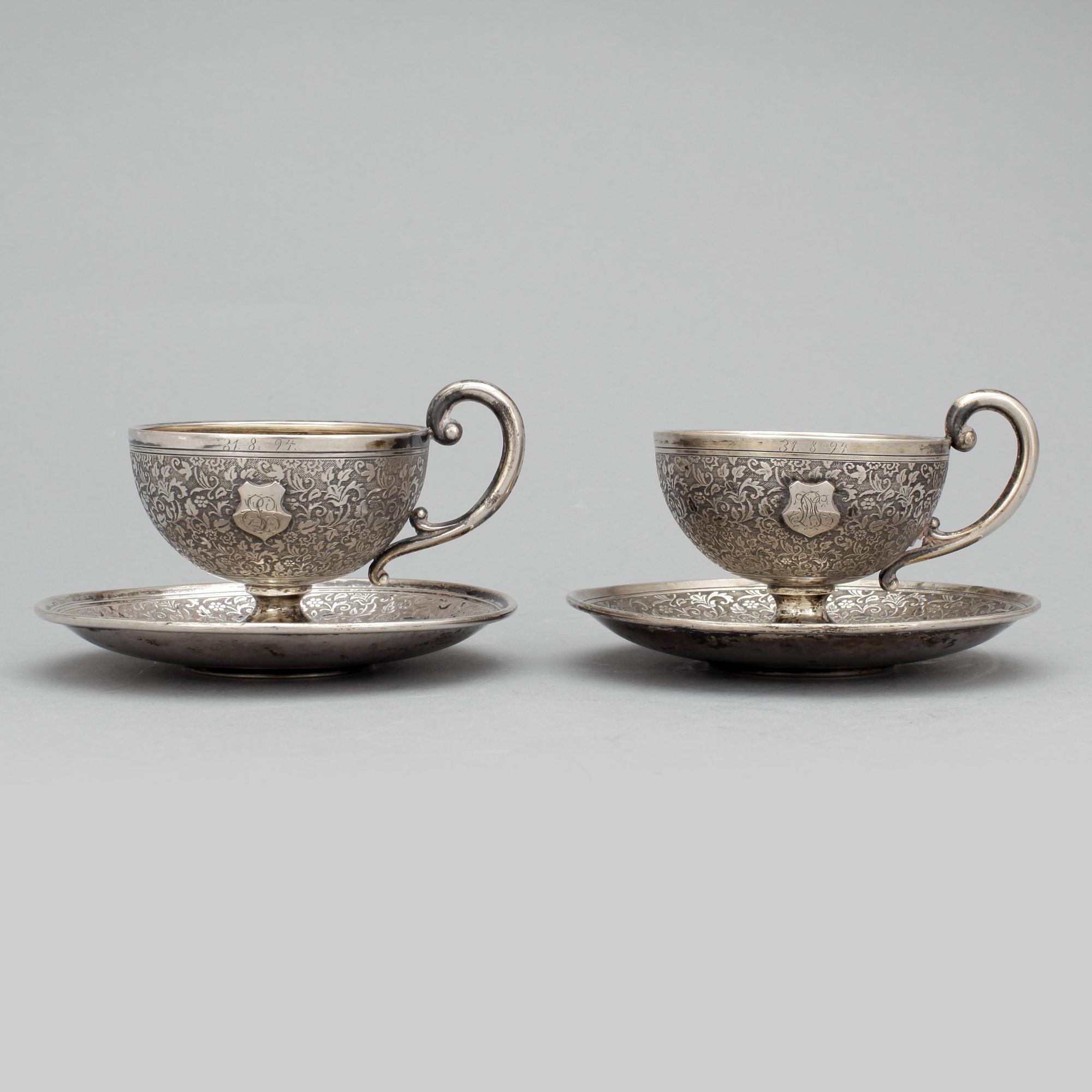 PUNSCHMUGGAR, ett par, silver, 130 gram. Daterade 1894, möjligen Ryssland.