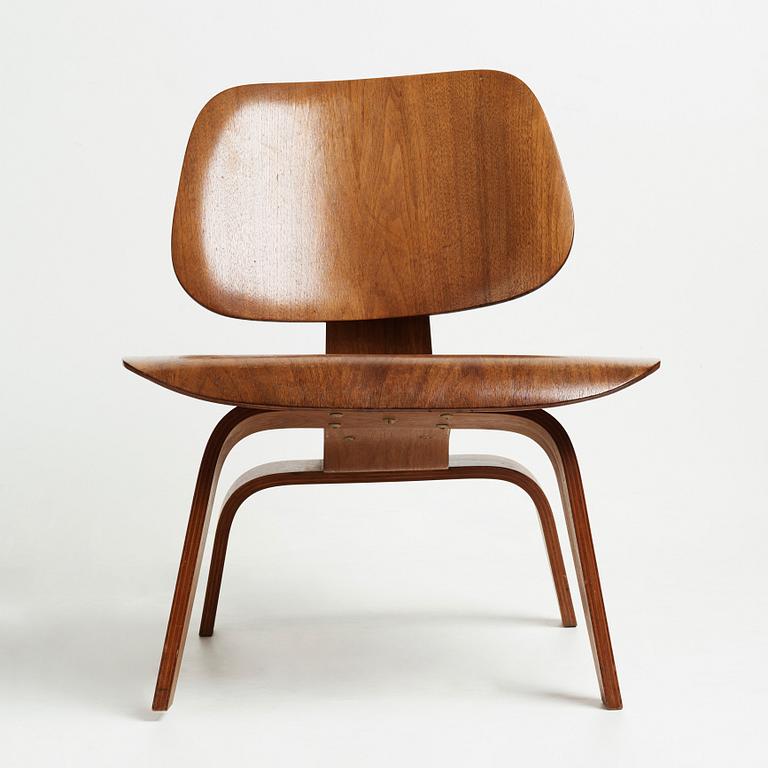 Charles & Ray Eames, a "LCW" chair, Evans Products Co USA, 1940's.