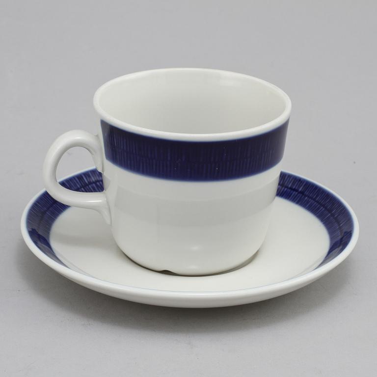 SERVISDELAR, "Koka Blå", 24 delar, Hertha Bengtsson för Rörstrand, 1956-1988.