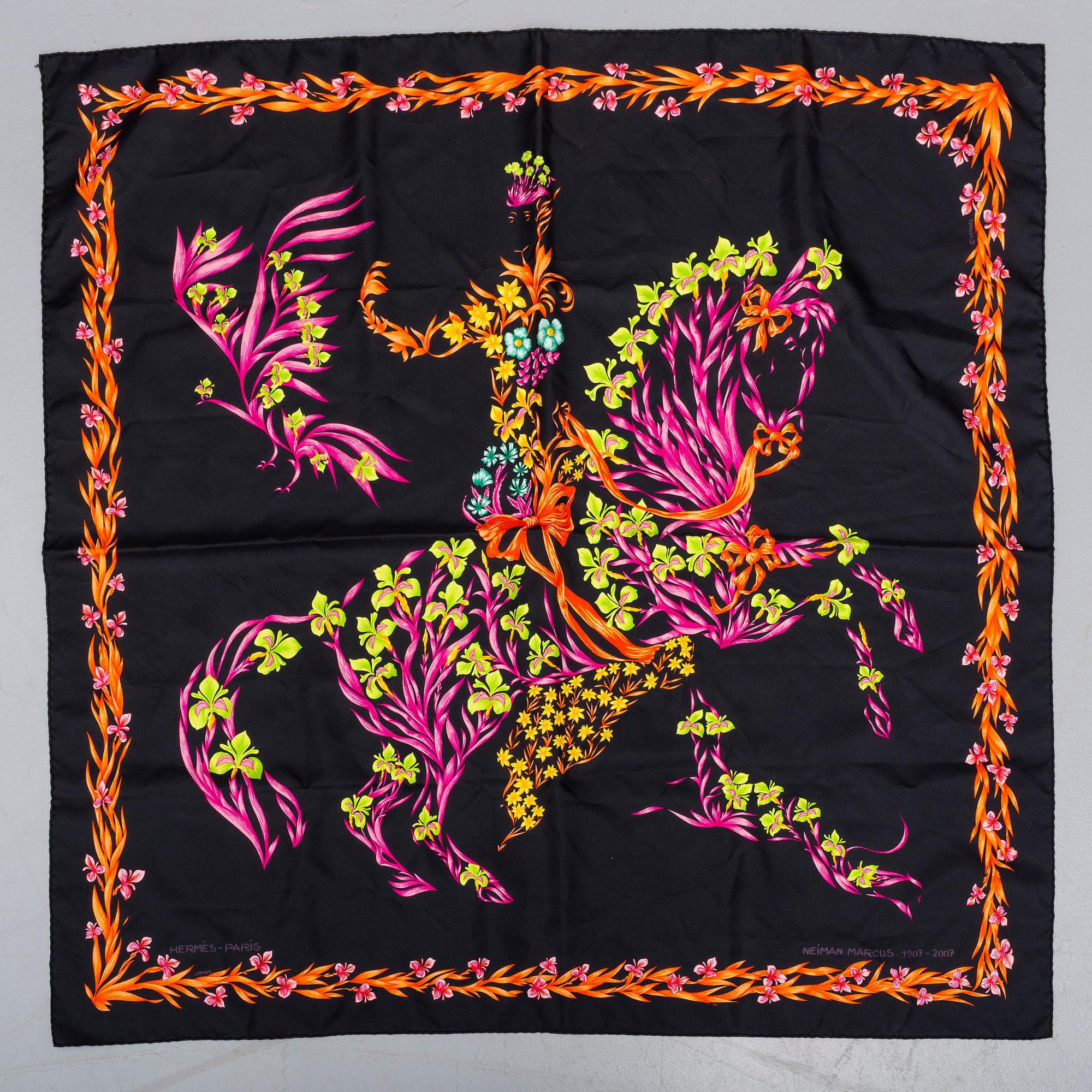 HERMES a Cheval Fleuri silk scarf. Bukowskis