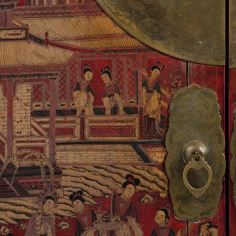 Skåp, förgyllt och rödlackerat. Qingdynastin, 17/1800-tal.