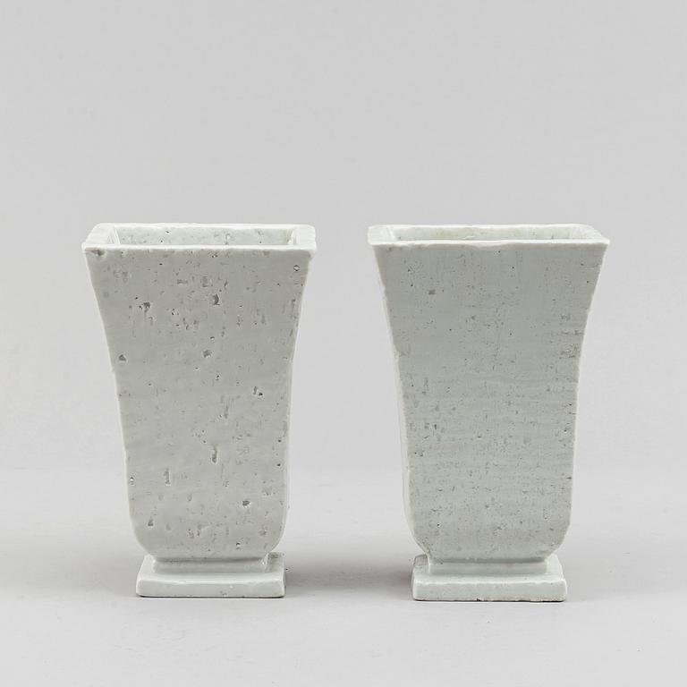 Gunnar Nylund, a pair of two stoneware vases, Röstrand, Sweden.