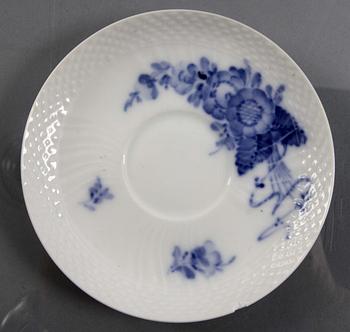 SERVISDELAR, ca 50 delar, porslin. "Blå Blomst", Royal Copenhagen.