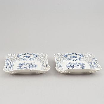 Servisdelar, 15 st, porslin. "Lökmönstret", Meissen, Tyskland.