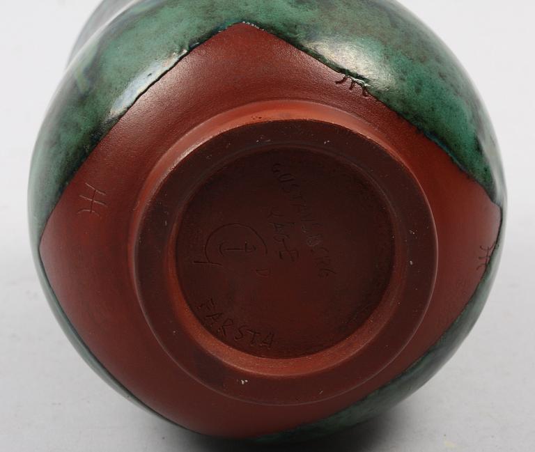 VAS, stengods. "Farstagods". Wilhelm Kåge, Gustavsberg.
Grönglaserad. H 23.