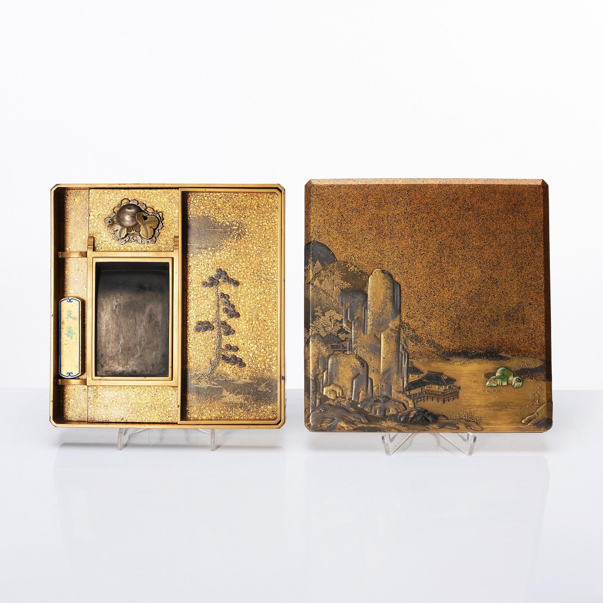 A Japanese lacquer writing box, Suzuribako, Edo perioden, sent 1600-tal/tidigt 1700-tal.