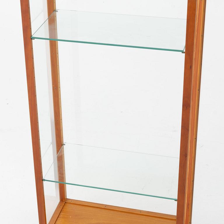 Josef Frank, Display cabinet, model 649, Firma Svenskt Tenn, 2016.
