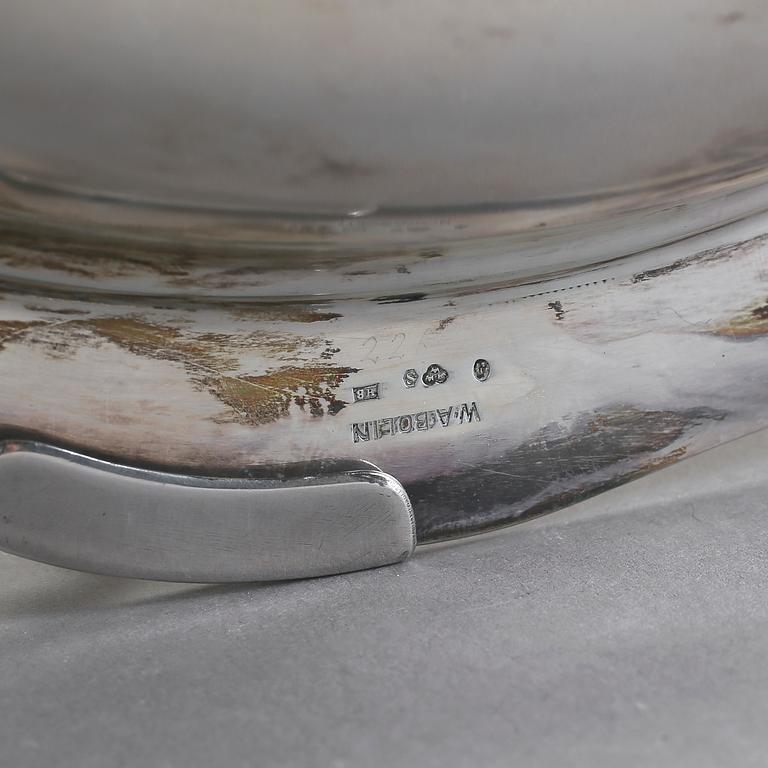 KAROTT MED HÄNKEL, silver, W.A. Bolin, Stockholm, 1934. Vikt ca 619 gram.