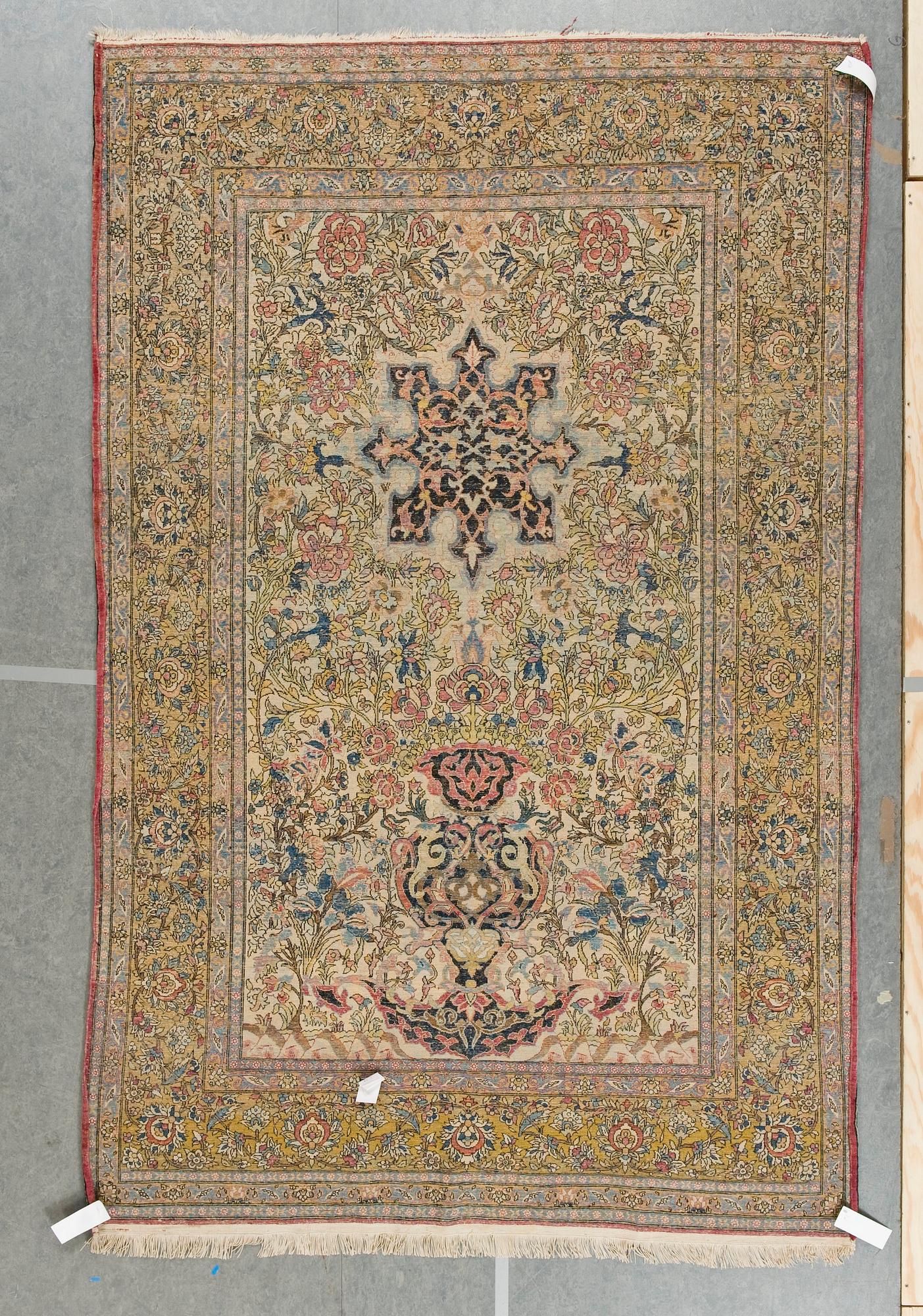 SEMIANTIK ISFAHAN. 211,5 x 140,5 cm.