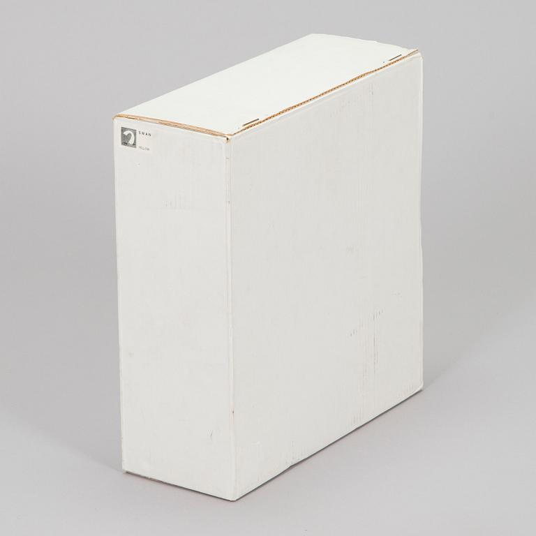 Eero Aarnio, A table lamp 'Swan' for Melaja Oy, 2007.