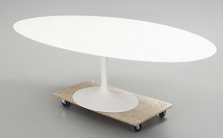 BORD, "Tulip", Eero Saarinen, Knoll International.