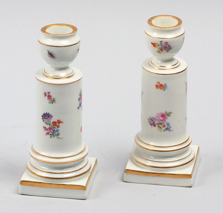 LJUSSTAKAR, ett par, porslin, Meissen.
